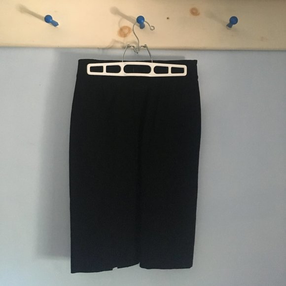 Stretchy black pencil skirt with front slits - Picture 3 of 4